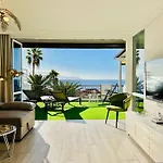 Paulmarie Superior Ocean Lounge *