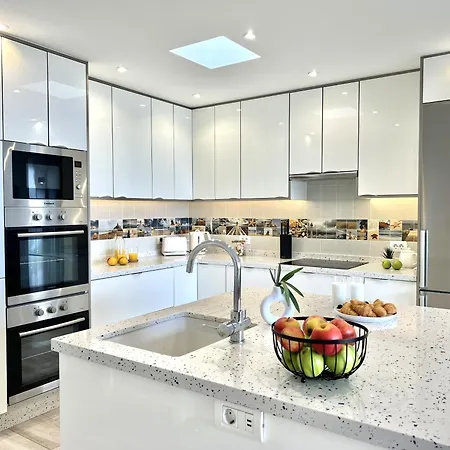 Superior Ocean Lounge Apartment With Panoramic Terrace *