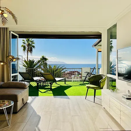 Superior Ocean Lounge Apartment With Panoramic Terrace *